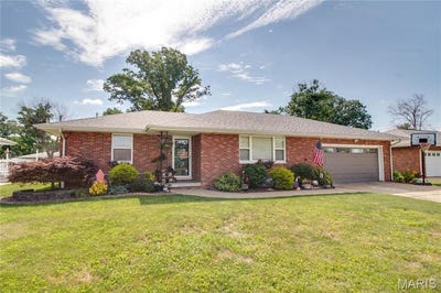 /international/us/5511-ladue-drive-godfrey-il-110100627687/