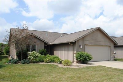 /international/us/9064-hummingbird-lane-north-ridgeville-oh-110100897626/