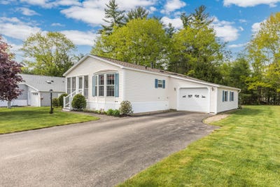 /international/us/27-watercress-drive-rochester-nh-110108491377/