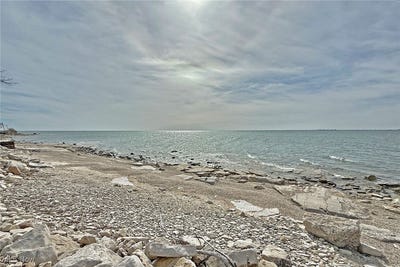 /international/us/705-e-lakeshore-drive-kelleys-island-oh-110096526172/