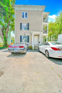 /international/us/67-burton-street-waterbury-ct-110105315631/