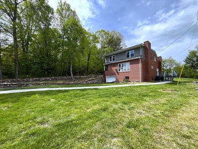 /international/us/353-greenbriar-road-hillsville-va-110107954053/