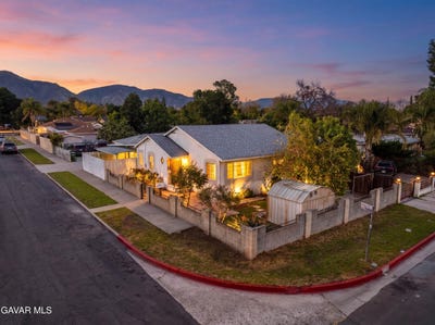 /international/us/12924-norris-avenue-sylmar-ca-110120923326/