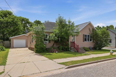 /international/us/1932-prairie-street-stevens-point-wi-110108813893/