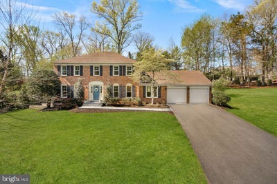 /international/us/811-follin-farm-lane-great-falls-va-110107518071/