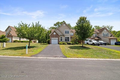 /international/us/1808-big-ridge-drive-east-stroudsburg-pa-110101178161/