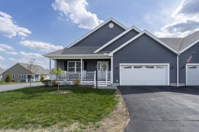 /international/us/2-strawberry-lane-hooksett-nh-110107819505/