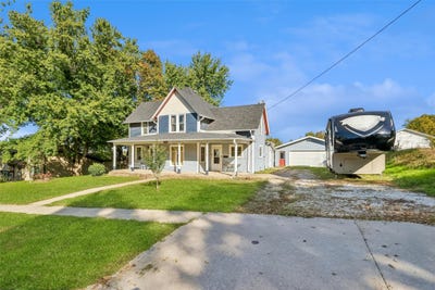 /international/us/1009-prairie-street-guthrie-center-ia-110120415081/