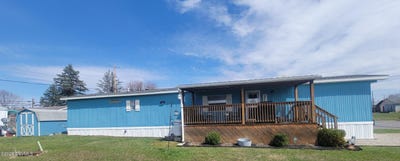 /international/us/13-jc-mobile-home-court-s-middleburg-pa-110106843289/