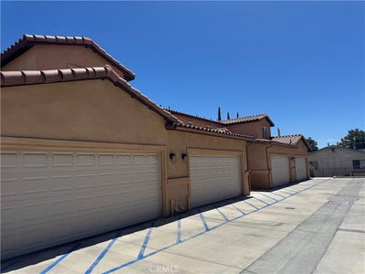 /international/us/16277-viho-road-apple-valley-ca-110101320742/?lang=zh-tw