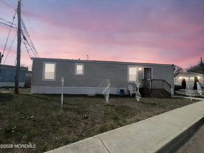/international/us/1-avenue-c-hazlet-nj-110106849218/