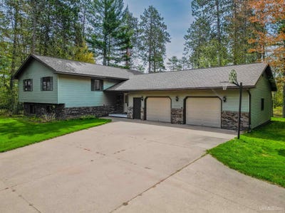 /international/us/272-timberlane-marquette-mi-110099859797/