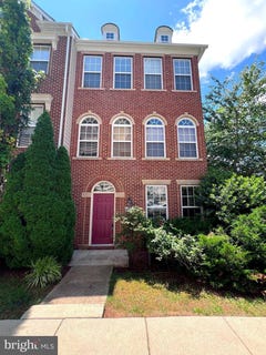 /international/us/14533-kentish-fire-street-gainesville-va-110108932981/