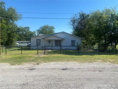 /international/us/1604-5th-street-goldthwaite-tx-110100301666/