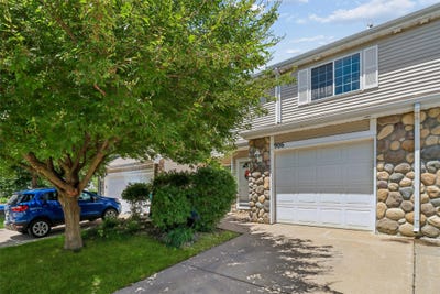 /international/us/3799-village-run-drive-des-moines-ia-110108490711/