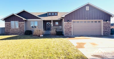 /international/us/215-steamboat-drive-dodge-city-ks-110104547851/