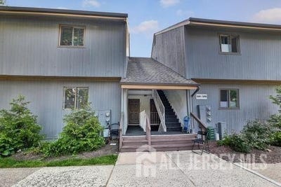 /international/us/3905-balsam-way-bernards-nj-110119576926/