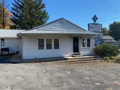 /international/us/1817-rt-9-keeseville-ny-110095551521/
