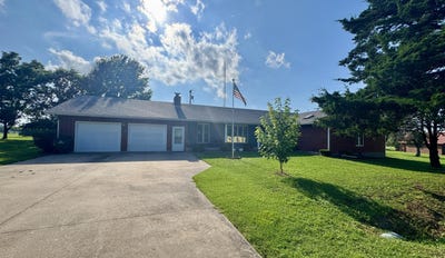 /international/us/1301-w-blair-drive-stockton-mo-110100946251/