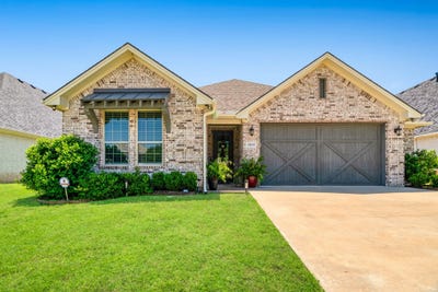 /international/us/1040-cannon-place-paris-tx-110108153846/