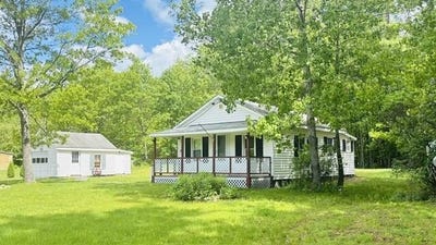 /international/us/549-roosevelt-trail-windham-me-110108425295/