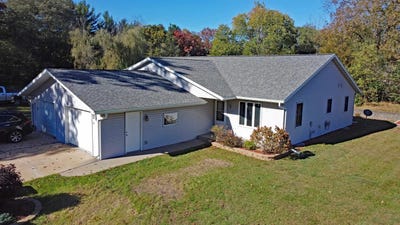 /international/us/702-w-2nd-street-necedah-wi-110103185649/