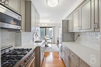 /international/us/33-43-14th-street-queens-ny-110107403375/