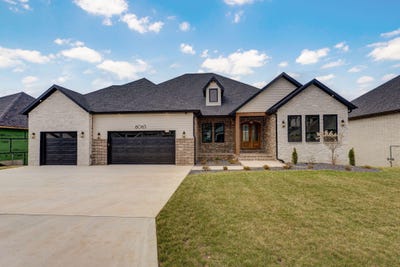 /international/us/6063-s-dollison-avenue-springfield-mo-110120464802/
