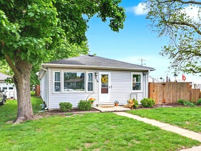 /international/us/210-north-street-fisher-il-110107868621/