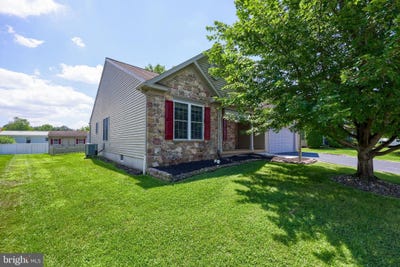 /international/us/22-coolidge-drive-ephrata-pa-110101239673/