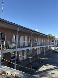 /international/us/215-e-race-st-kingston-tn-110108502211/