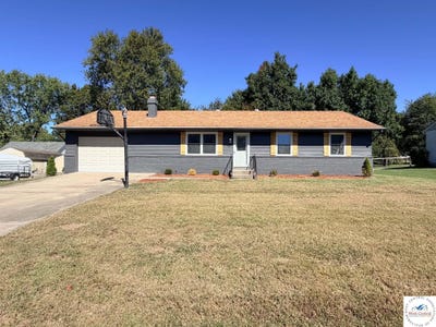 /international/us/205-w-magnolia-avenue-clinton-mo-110120156804/