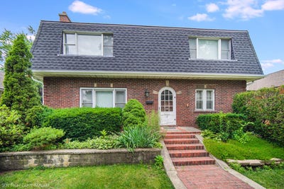 /international/us/12-elmore-street-park-ridge-il-110109042554/