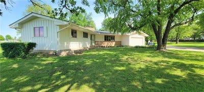 /international/us/1501-n-kentucky-street-iola-ks-110108073363/