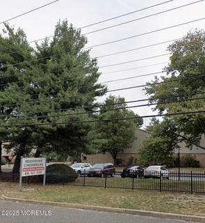 /international/us/1801-egg-harbor-road-lindenwold-nj-110103794854/
