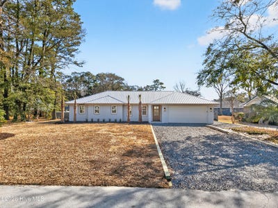 /international/us/206-azalea-circle-sunset-beach-nc-110105254978/