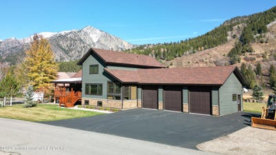 /international/us/513-three-rivers-drive-alpine-wy-110106694194/