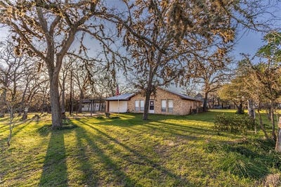 /international/us/125-forrest-lane-brenham-tx-110097877755/