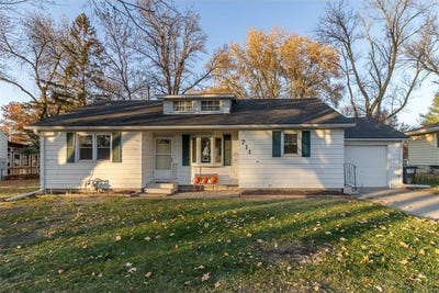 /international/us/711-e-blue-earth-street-lake-crystal-mn-110107715654/