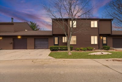 /international/us/2111-sunview-drive-champaign-il-110105864650/
