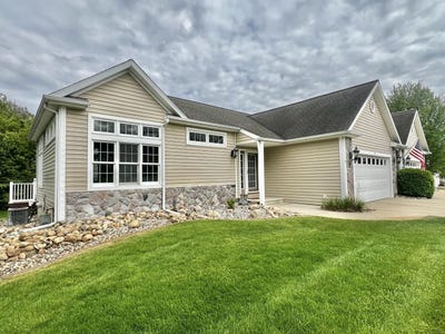 /international/us/115-stony-ridge-court-hillsdale-mi-110108179431/