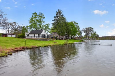 /international/us/622-swains-lake-drive-concord-mi-110107716383/