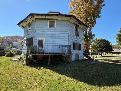 /international/us/106-mill-street-westfield-pa-110102757848/