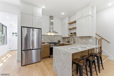 /international/us/113-oak-st-jersey-city-nj-110108021618/