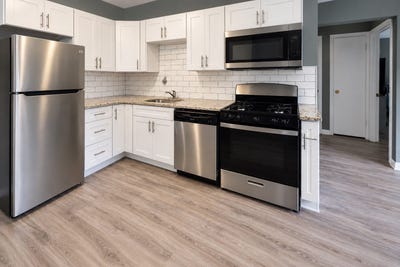 /international/us/160-tyngsboro-rd-chelmsford-ma-110110343403/