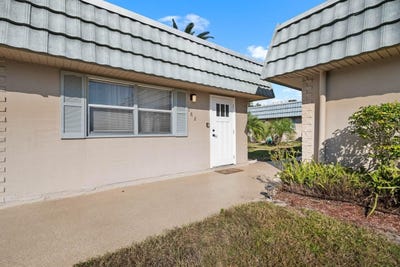 /international/us/1802-bedford-terrace-sun-city-center-fl-110108424886/
