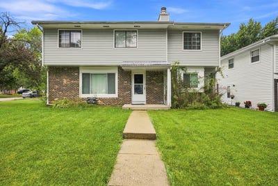 /international/us/2714-lydia-street-waukegan-il-110120425957/
