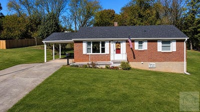 /international/us/45-east-street-rocky-mount-va-110120795730/