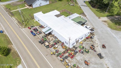 /international/us/308-w-main-street-bradford-tn-110108438188/