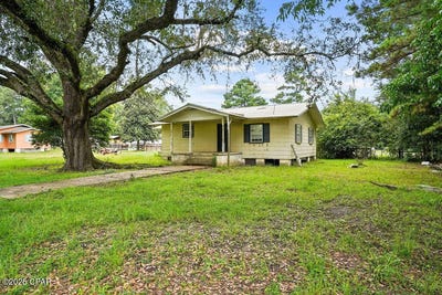 /international/us/719-e-nebraska-avenue-bonifay-fl-110101120906/